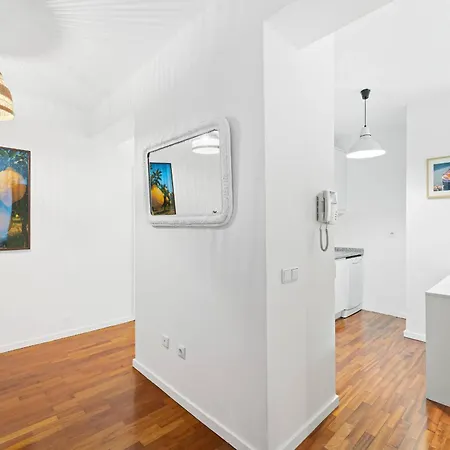 Lemon Beach-bright 3min To & Metro Apartment